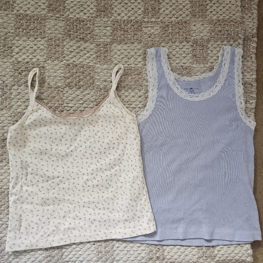 Brandy Melville Pink Flower And Blue Lace Cropped Tank Top